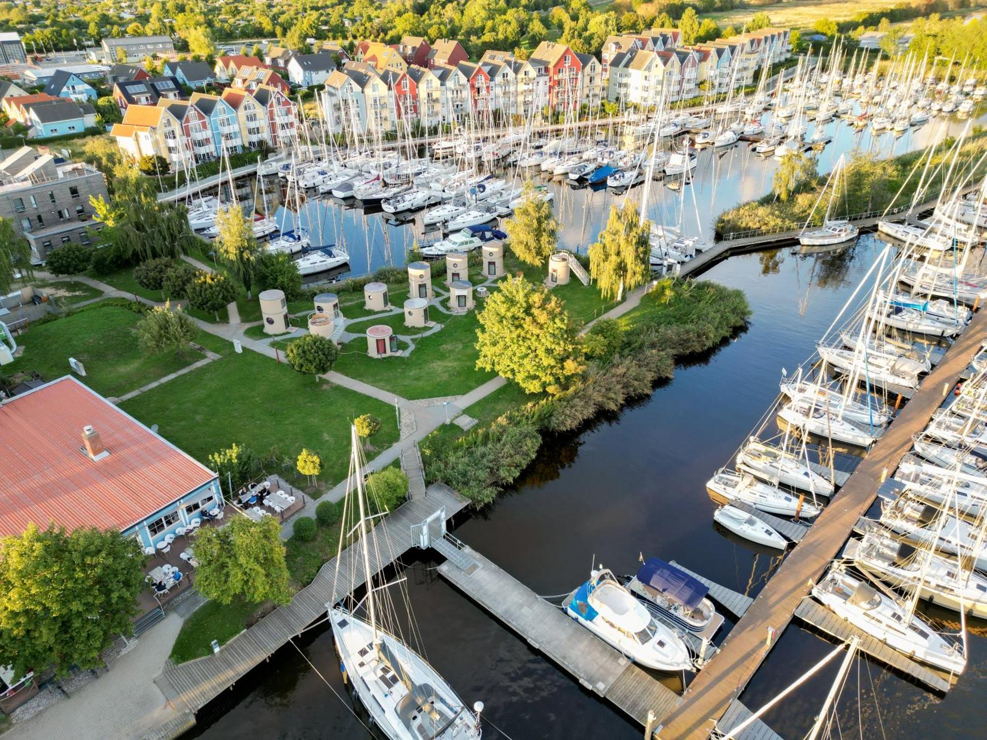 Slube Am Yachthafen Greifswald Hotel Exterior photo